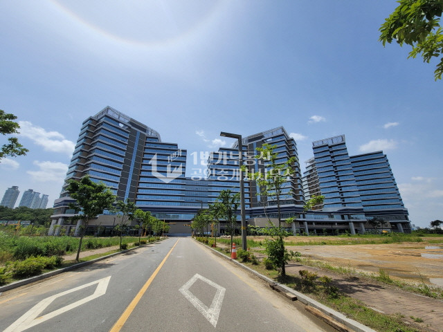 경기 화성동탄구 송동 <19py> 신축 지식산업센터❤️동탄호수공원 월세 매물번호 10082 사진 1